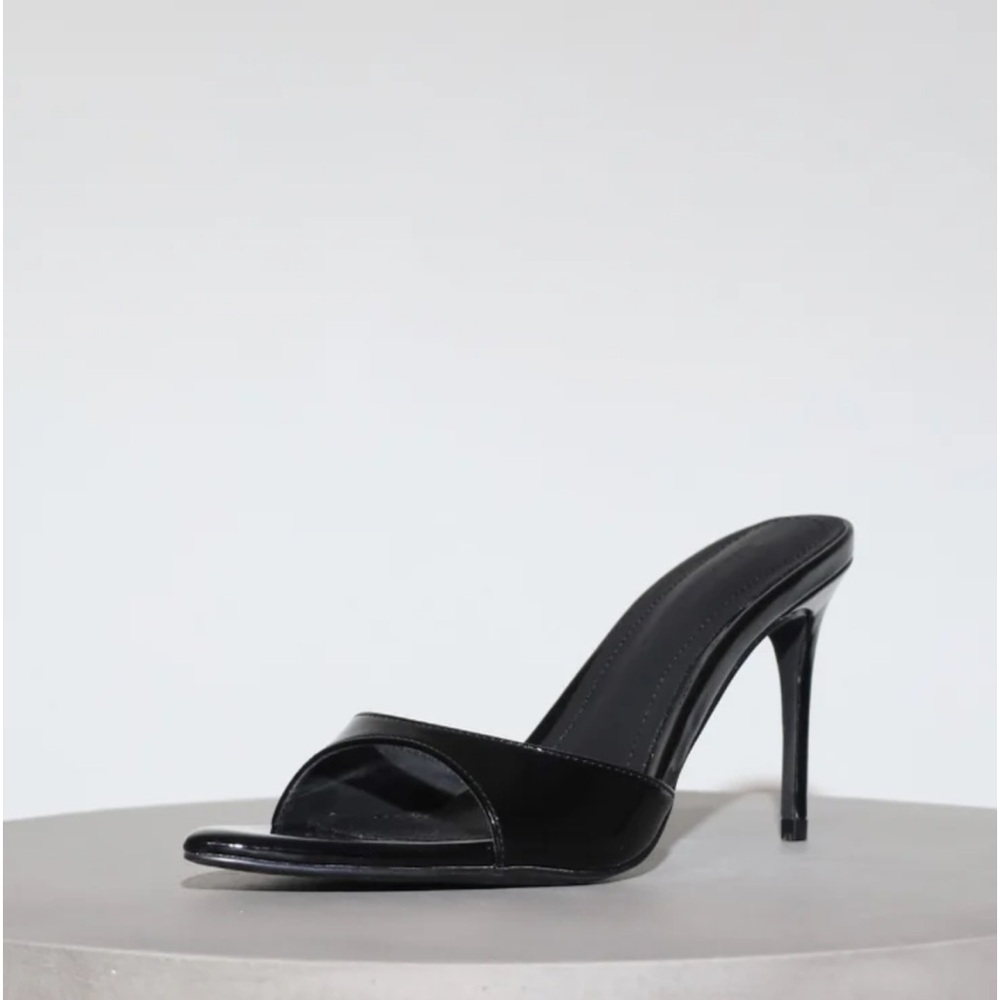 FEMME LOS ANGELES BLACK PATENT LEATHER VEGAN MULES SIZE 42 RETAIL $235